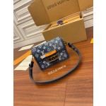 Louis Vuitton exclusive starting model: M59716